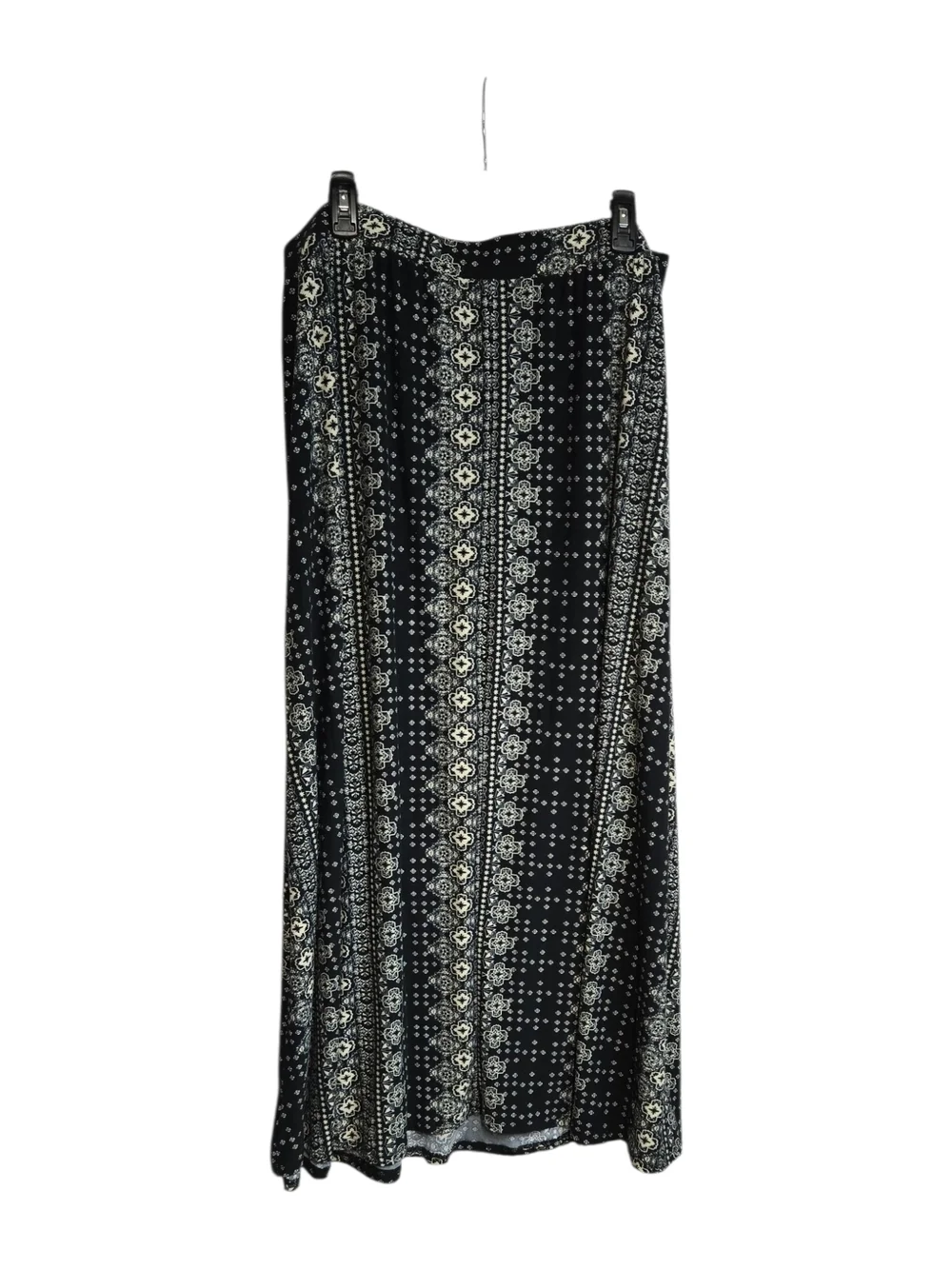 Cato Black Cream Vertical Print Maxi Skirt 18/20W Flowy Stretch Waist Slimming